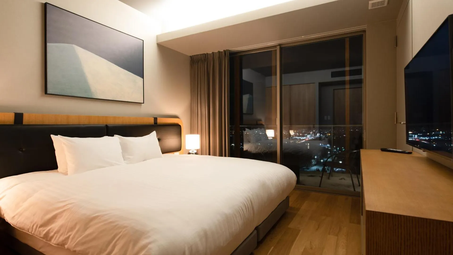 Fenix West Aparthotel NakaNakafurano 4*, Nakafurano