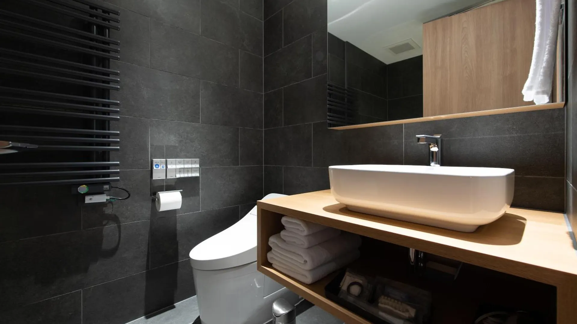 Fenix West Aparthotel NakaNakafurano Nakafurano